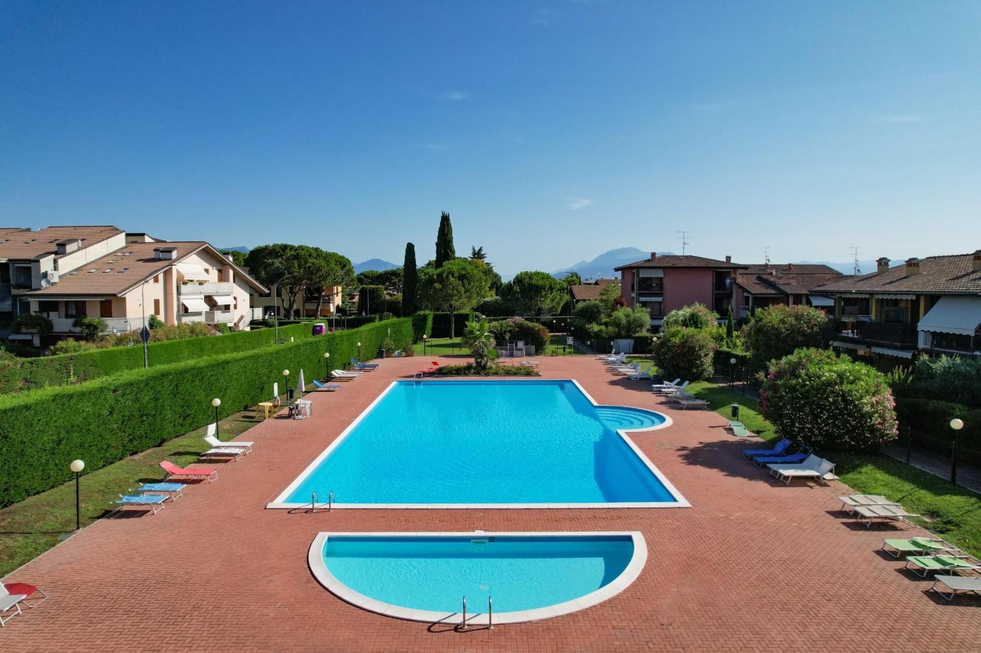 Appartamento Al Cascinale Desenzano del Garda Exterior foto